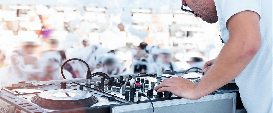 Devenir DJ de Festival : l’univers électrisant des festivals