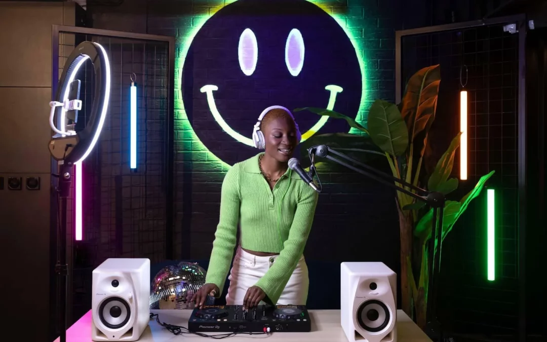 Les meilleurs contrôleurs DJ pour débuter le mix en 2025