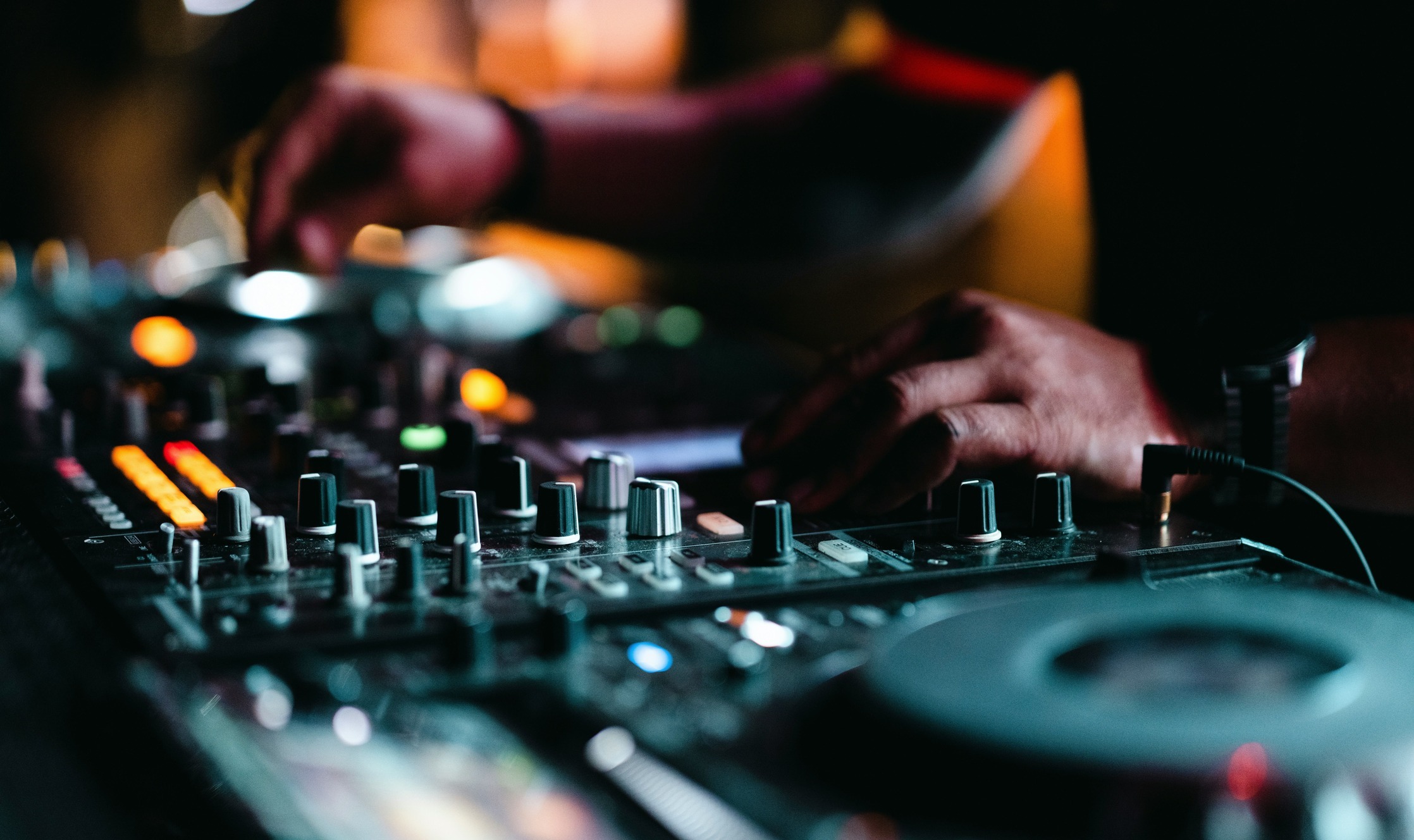 Apprendre à mixer lors d'un stage DJ